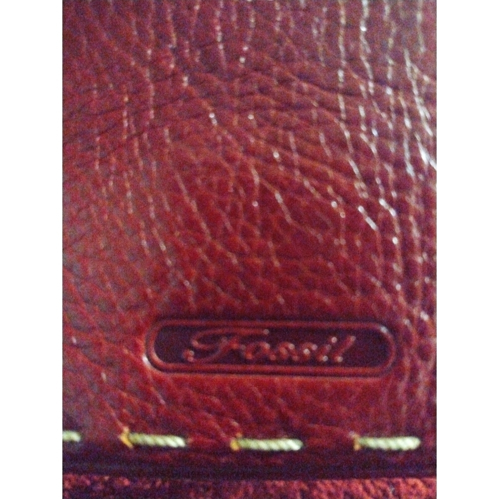 Fossil Wristlet Genuine Leather Coin Holder Style Deep Wine Red Zipper Top - Picture 2 of 8